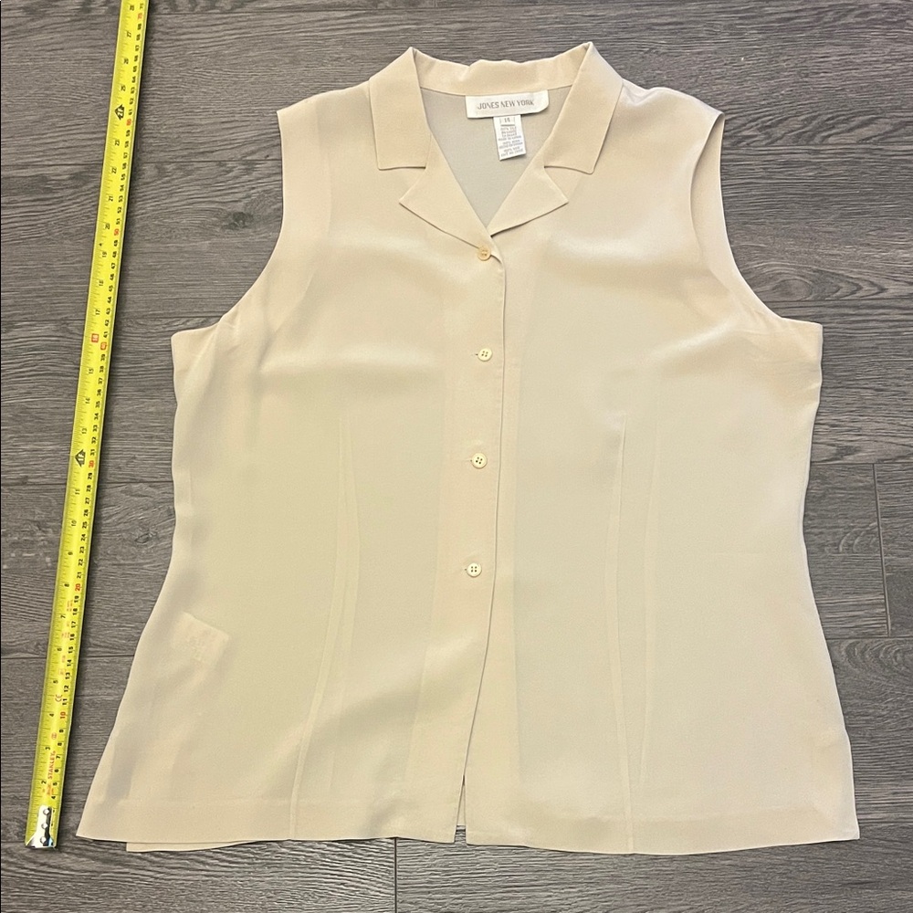 100% silk vintage sleeveless button up shirt